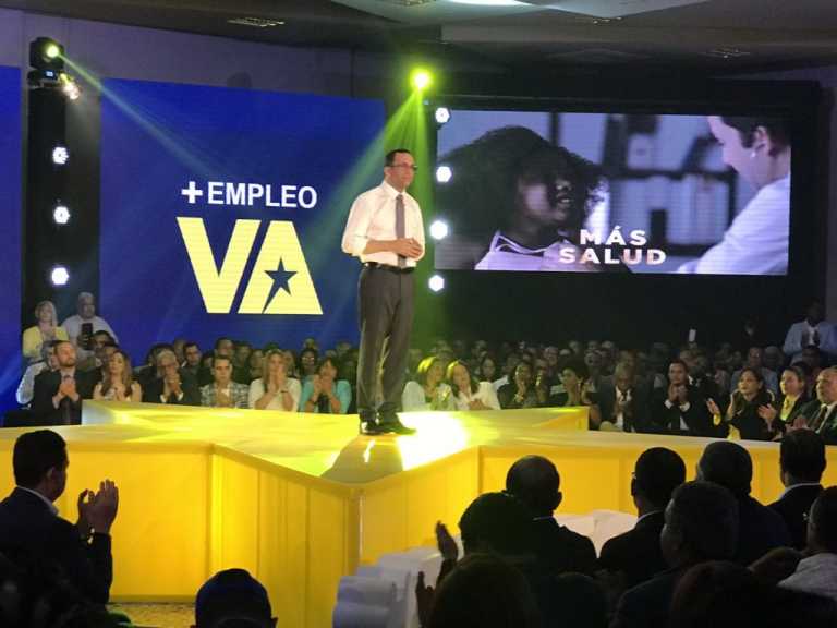 Navarro renuncia como ministro de Educación y formaliza precandidatura por el PLD