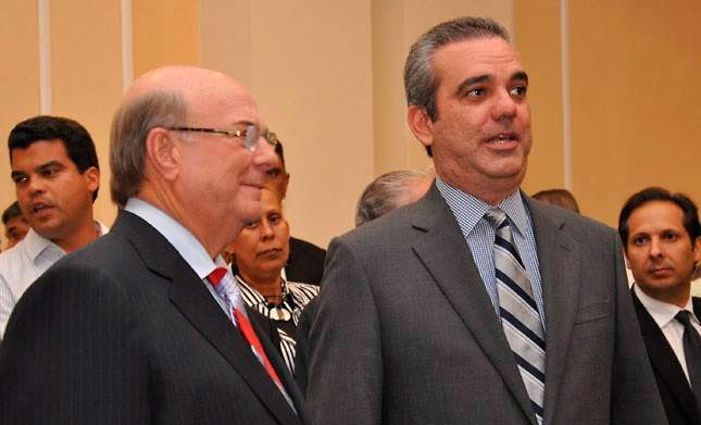 Hipólito y Abinader critican aprestos reeleccionistas realizan funcionarios 5 Hipólito y Abinader critican aprestos reeleccionistas realizan funcionarios