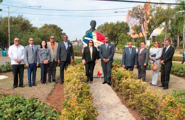 UASD rinde homenaje al patricio Sánchez por el 202 aniversario de su natalicio 4 UASD rinde homenaje al patricio Sánchez por el 202 aniversario de su natalicio