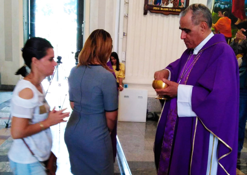 Monseñor Freddy Bretón, arzobispo de Santiago oficia misa Día del Periodista 1 Monsenor Freddy Breton 2019