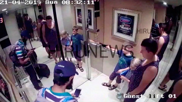 VIDEO: Madre y sus niños estuvieron en un ascensor a centímetros de la bomba de uno de los atacantes suicidas de Sri Lanka 2 VIDEO: Madre y sus niños estuvieron en un ascensor a centímetros de la bomba de uno de los atacantes suicidas de Sri Lanka