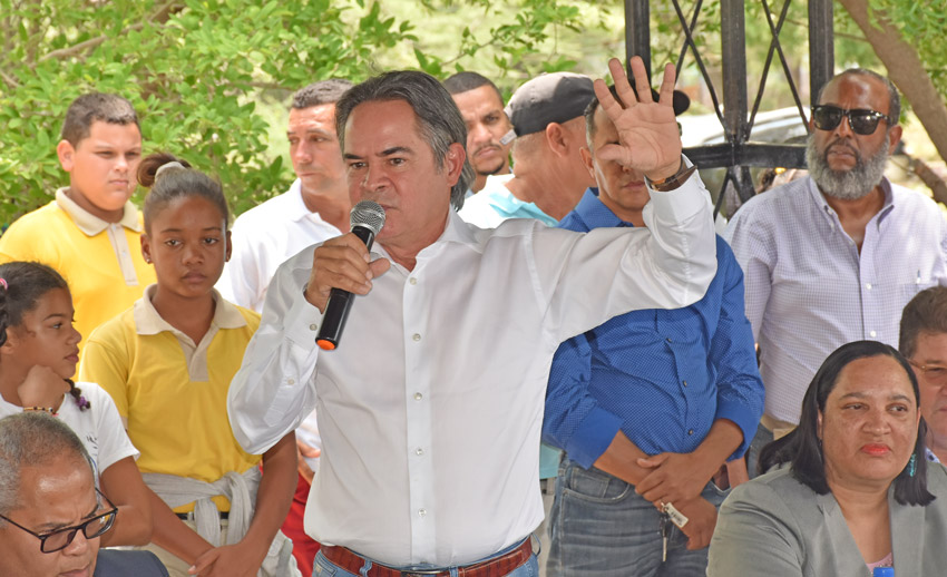 Visita sorpresa Caobas Antonio Cruz