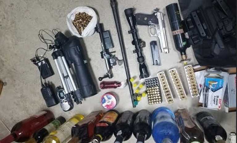 Autoridades de RD ocupan cientos de municiones y armas en casas Tambori