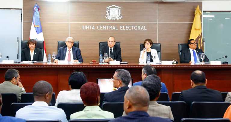 JCE anuncia que a partir del 7 de julio queda abierto el período de precampaña