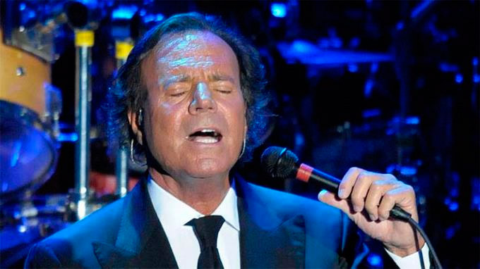 Juez determina que Julio Iglesias es el padre del español Javier Sánchez Santos