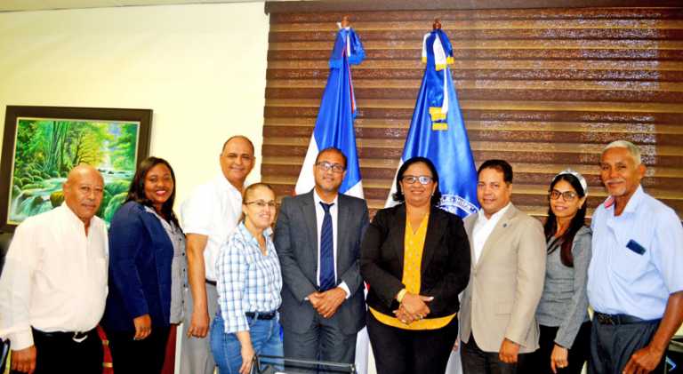 Directora UASD-Centro Mao sostiene encuentro