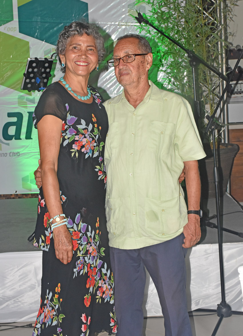 Inauguran Coopsano Club Mayra Regy 14