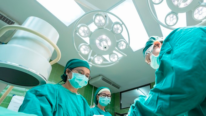 Mujer embarazada acude al hospital para una inyección y le realizan un aborto por error