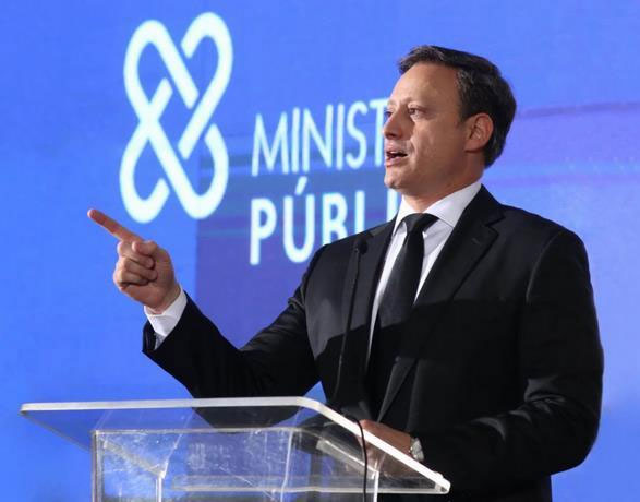 Procurador advierte abogados notarios deben abstenerse de levantar actas de embargos
