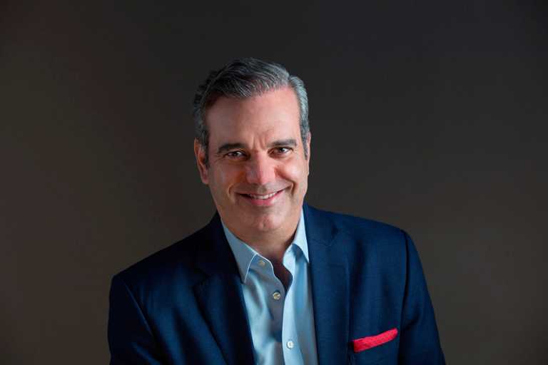 Abinader exhorta a encender juntos la luz del cambio que trae el nuevo año