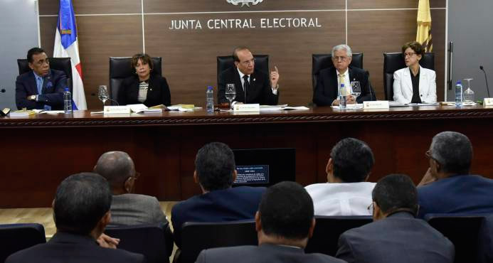 Pleno JCE boletas FE