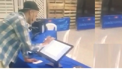 Fulcar muestra vídeo de individuo manipulando computadora de JCE 4 Fulcar muestra vídeo de individuo manipulando computadora de JCE