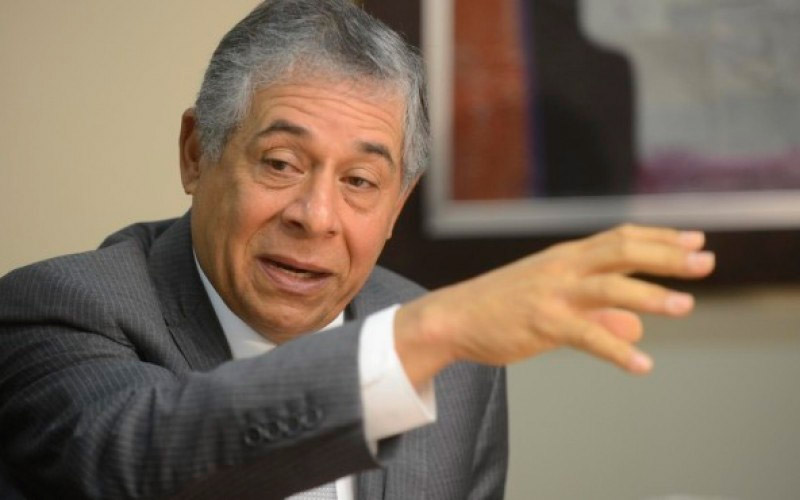 Roberto Salcedo renuncia FE