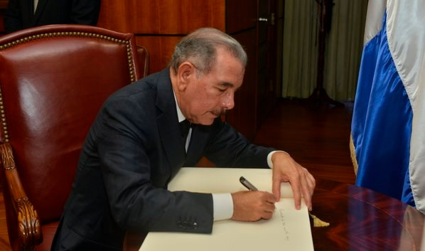 Medina firma documento FE