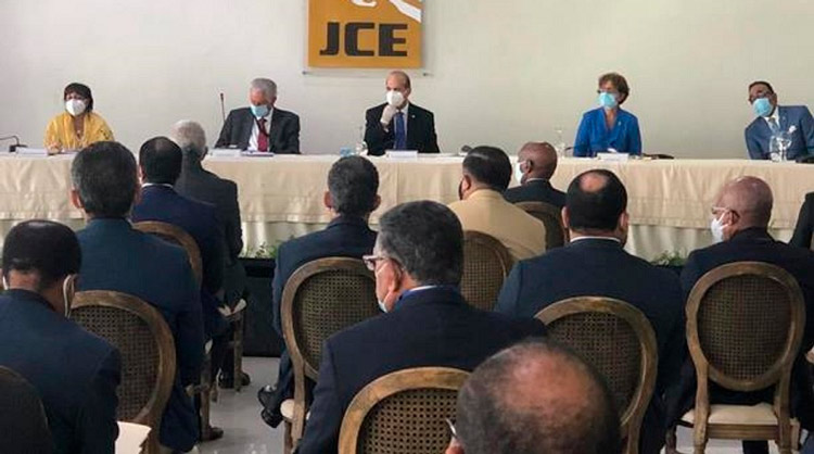 JCE analiza denuncia PRM contra 97 funcionarios aspiran cargos electivos 2 JCE analiza denuncia PRM contra 97 funcionarios aspiran cargos electivos