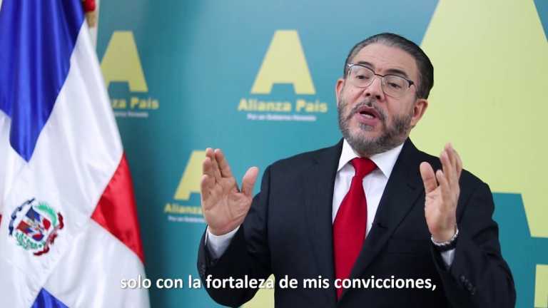Moreno dice es el único que puede enderezar el rumbo torcido de la RD (vídeo) 3 Moreno dice es el único que puede enderezar el rumbo torcido de la RD (vídeo)