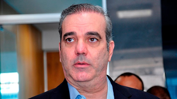 Abinader adelanta incluirá en seguro familiar de salud a 2 millones de la RD 6 Abinader adelanta incluirá en seguro familiar de salud a 2 millones de la RD