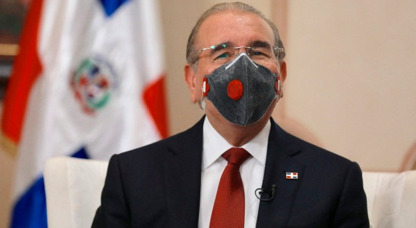 El Presidente Medina destituyó a 44 asesores y secretarios sin cartera