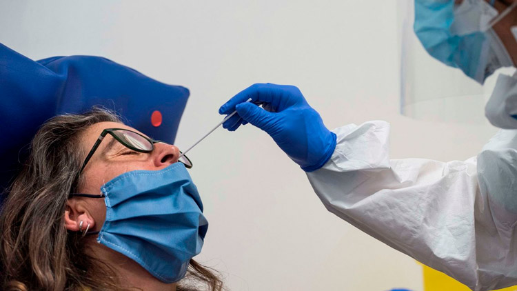 Hospitales suspenden realización de pruebas rápidas para detectar COVID 2 Hospitales suspenden realización de pruebas rápidas para detectar COVID
