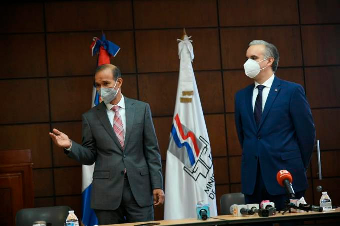 Ministro asegura situación de los trabajadores no es «halagüeña»