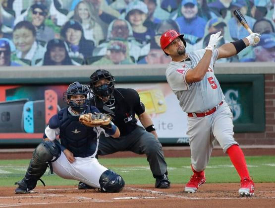 Pujols conecta jonrón 660 y empata con Willie Mays; Mills lanza no hitter