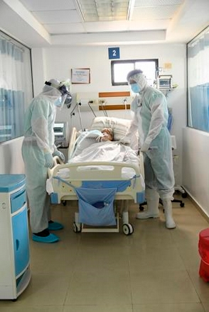 Pasiente medicos camilla FE