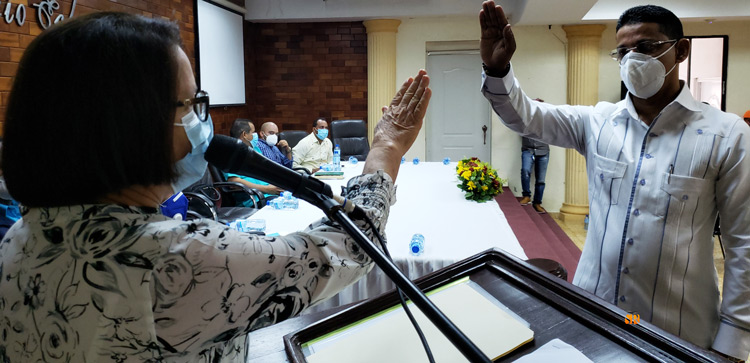 Gobernadora posiciona director Distrito Educativo 09-03 de Sabaneta (fotos + vídeos)