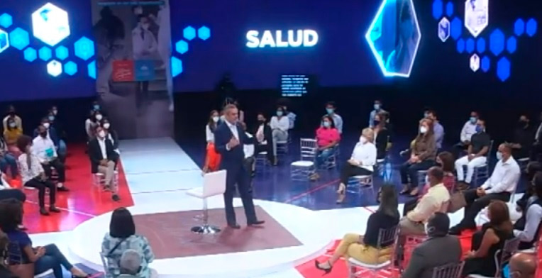 Abinader dice el país cuenta con 10,5 mil millones de dólares en reservas