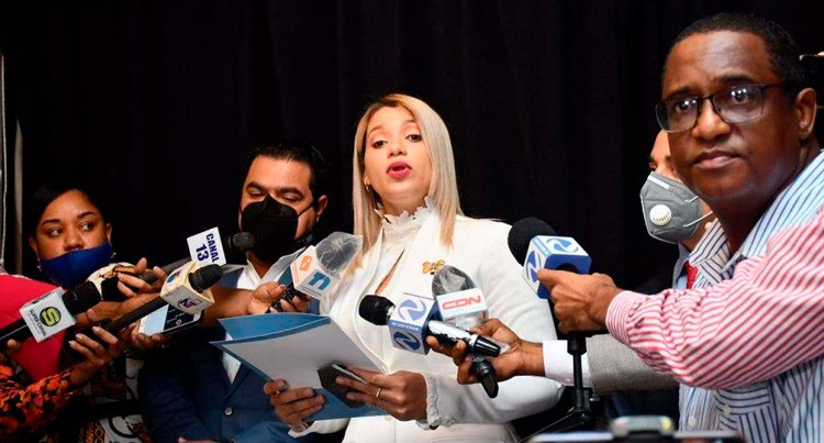 Hacienda dice Kinsberly Taveras no fue proveedora del Estado cuando era funcionaria pública