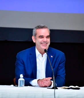 Abinader sobre Haití: «Ninguna sociedad civilizada puede permitirse tener ciudadanos indocumentados en su territorio»