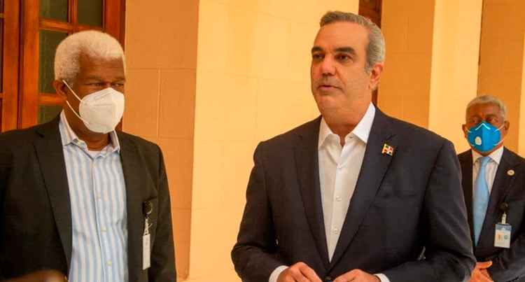 Luis Abinader “mudo” sobre arrestos hermanos Medina y 8 exfuncionarios