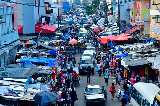 Cuatro cosas a las que los dominicanos le darán seguimiento en 2021