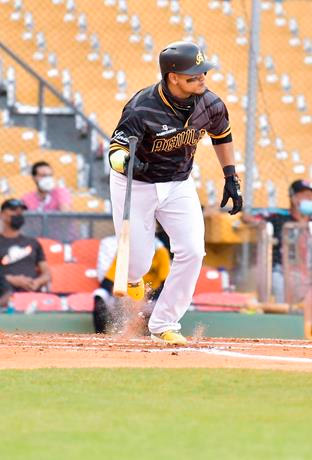 Lagares conecta grand slam y Águilas obligan séptimo juego (+vídeo)