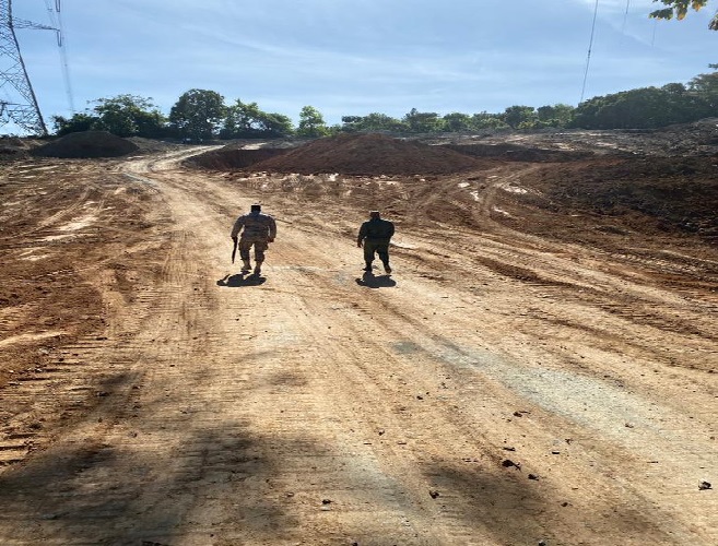 Imponen multa de 500 mil pesos y presentación periódica a hombre taló árboles en El Pino, La Vega