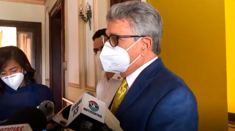 El Gobierno contradice a la JCE; sólo entregará mitad recursos a partidos 4 El Gobierno contradice a la JCE; sólo entregará mitad recursos a partidos