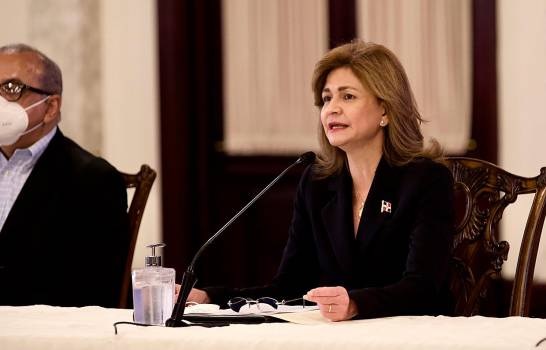 Presentan hoy al país plan de vacunación contra C-19; gremios de salud lo apoyan