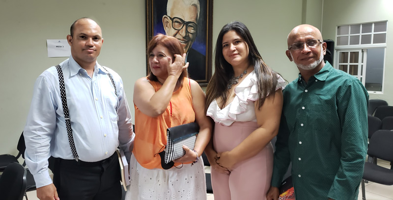 Libro Amor en tierra ajena 8