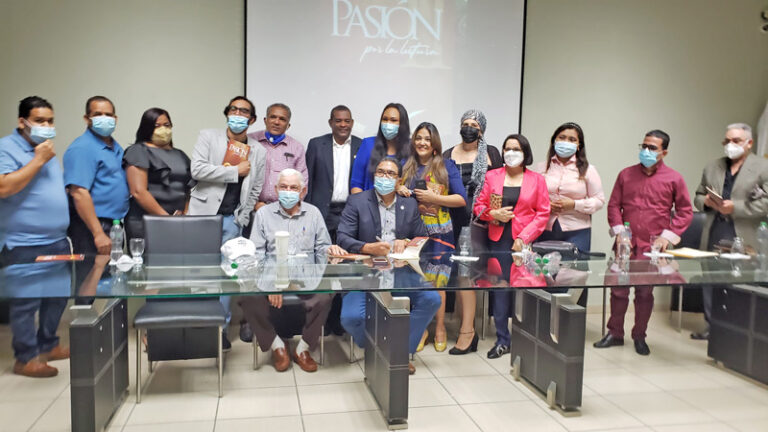 Papo Fernández pone libro en circulación (+vídeo)