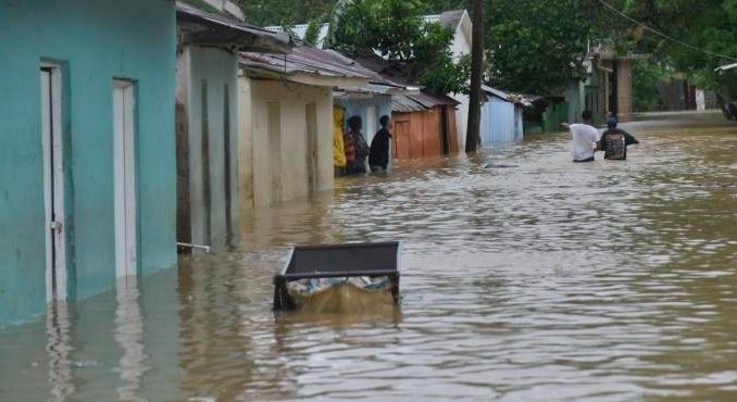 COE: Aumentan a 1,375 las personas desplazadas por tormenta Grace en RD