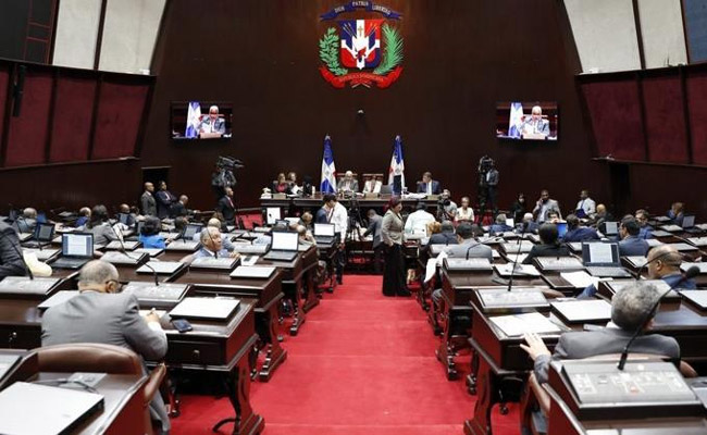 Diputados aprobaron préstamo por 115 millones de dólares para "mejorar conectividad" 1 Hemiciclo Camara Diputados FE