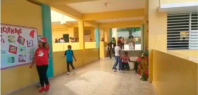 Lanzan bomba fabricación casera en escuela; dos niños afectados