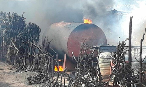 70 haitianos mueren carbonizados mientras asaltaban un tanquero de combustibles