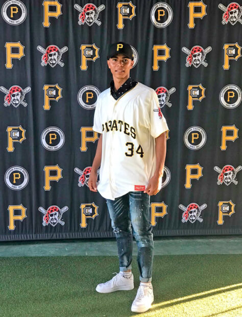 Piratas firman exestudiante del Liceo Marino Almonte