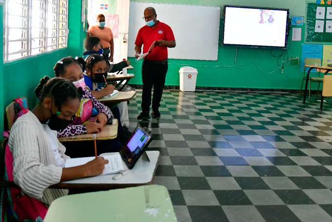 ADP reitera posición de no retorno a clases debido a los contagios