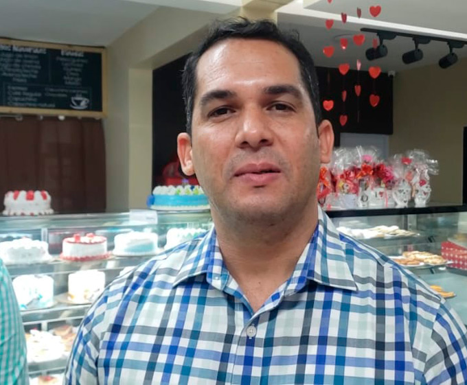 Fresco Pan inaugura nuevo local 3 Fresco Pan local Dr Sandy Bourdierd