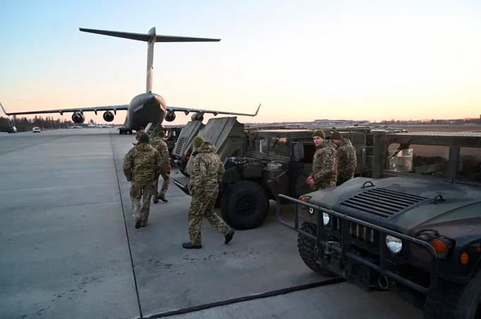 Estados Unidos reitera posible invasión de Ucrania, mientras canciller alemán prepara viaje a Kiev y Moscú 1 Militares USA FE