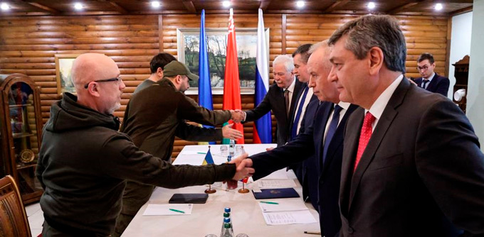 Ucrania y Rusia pactan alto fuego temporal para evacuar a civiles