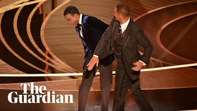 Will Smith agrede a Chris Rock en el escenario de los Óscar 2022