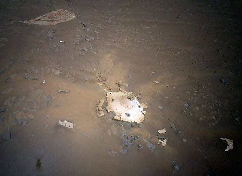 La NASA encuentra restos de una nave espacial destruida sobre la superficie de Marte 1 marte