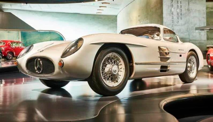 Un Mercedes de 1955 subastado por 135 millones de euros, un récord para un coche